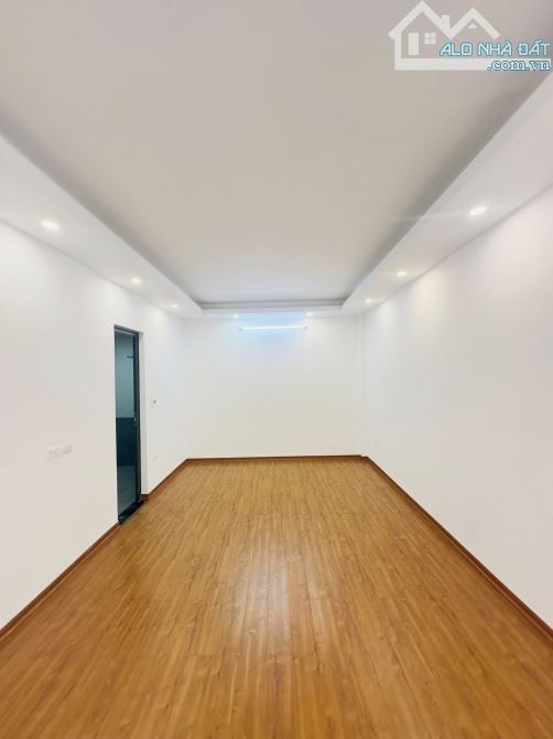 Hộ khẩu Hai Bà Trưng, nhà mới, thang máy, sân riêng, gần phố, DT 42m2, giá bán 8.9 tỷ - 6
