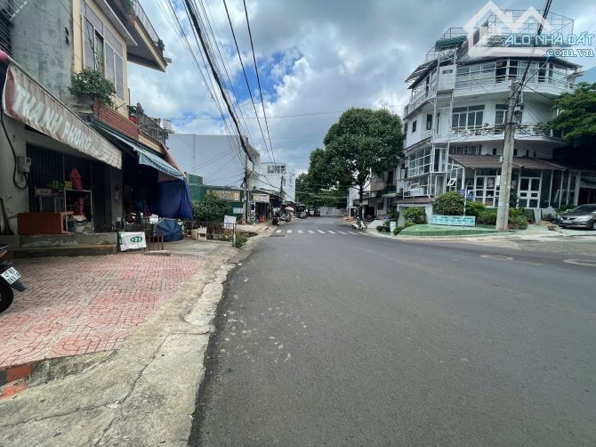 Cách Quang Trung 20m - Nhà 3 lầu góc 2 mặt thoáng, 220m2 sàn, Nở hậu 7m5 giá chỉ 3 tỷ 8 - 6