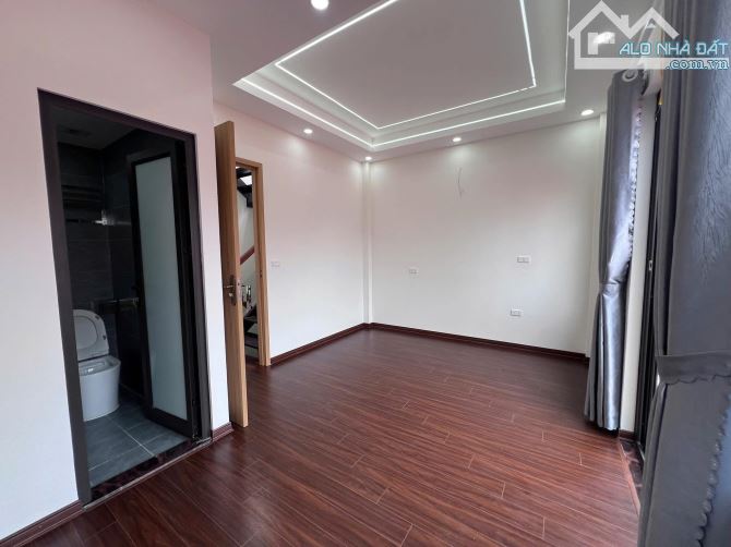 Bán Nhà Vĩnh Phúc, Ba Đình 50m² x 5T, giá 10.2 tỷ – Ngõ thông rộng – Gần phố – 30m Ô Tô Đỗ - 6