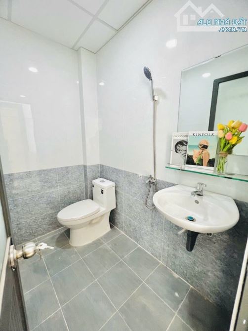 Bán Căn Hộ Dịch Vụ Mặt Tiền khu Lê Văn Quới, 232m2, 6 Tầng, 28 phòng, thu nhập 120 triêụ - 7
