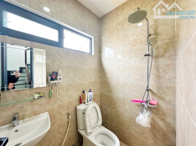 Bán Nhà Mới 5x10m, Tặng Nội Thất, XE hơi ngủ trong nhà, TT Nhà Bè, Giá chỉ 6.15 tỷ - 7