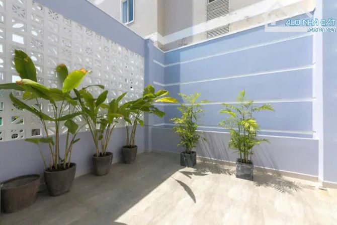 Bán nhà 3 tầng mặt tiền Trần Nguyên Hãn khu phố Hàn dt 80m2 - 9
