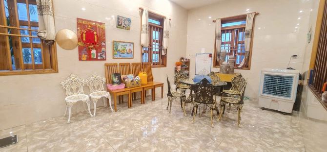 Bán biệt thự xịn xò thành phố biên hòa  + diện tích đất: 15x20  + hiện trạng 1 trệt 2 lầu - 9