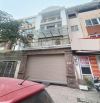 Cho thuê nhà Trung Văn đường Cương Kiên. DT 90m2, 4 tầng, có điều hòa, vỉa hè, ô tô tránh