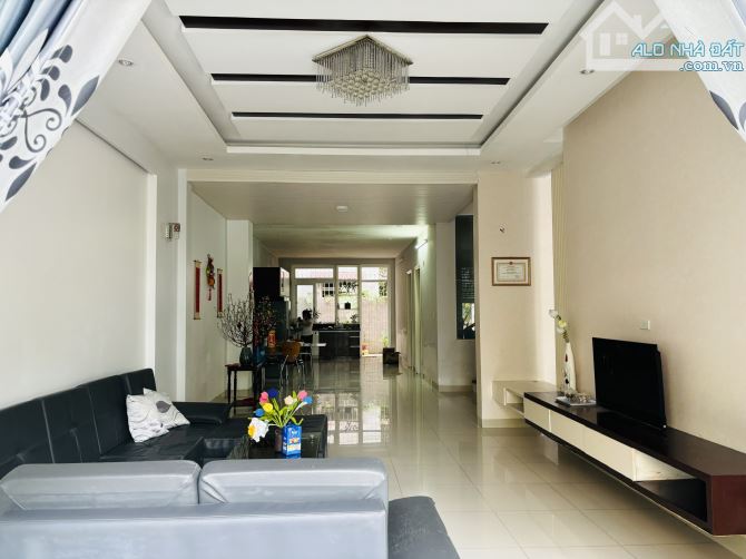 Biệt thự 3 tầng Mặt tiền Phùng Chí Kiên, phường Xuân Phú, thành phố Huế