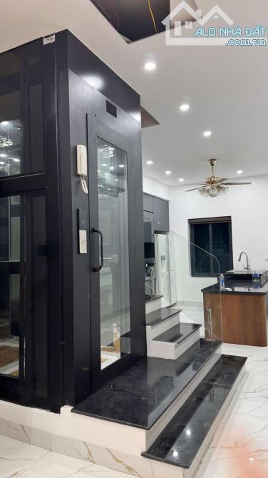 BIỆT PHỦ TÂY HỒ - ĐƯỜNG Ô TÔ TRÁNH, GARA Ô TÔ, NỘI THẤT HIỆN ĐẠI. - 1