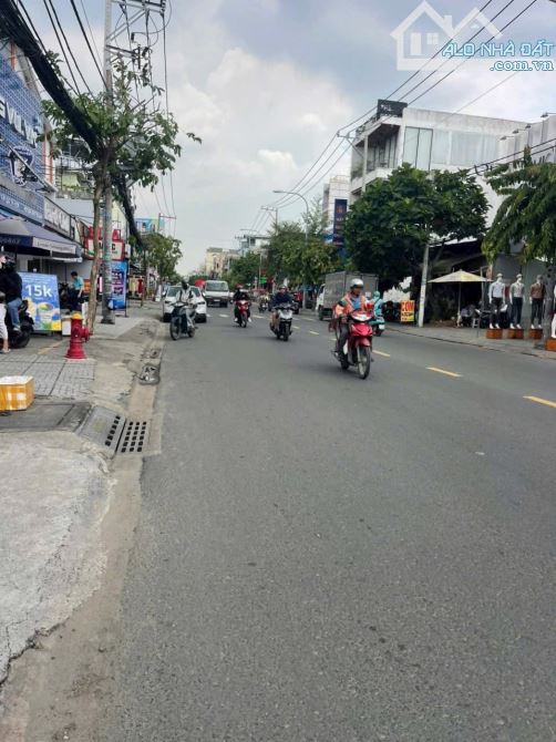 Chính chủ Bán hay cho thuê Mặt Tiền Tô KÝ HÓC MÔN NGANG BỀ THẾ 11M GIÁ RẺ ĐẦU TƯ.