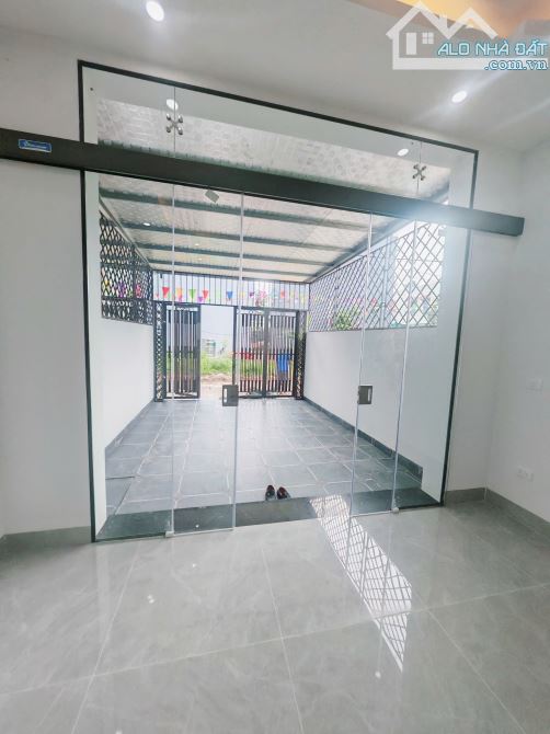 Bán căn liền kề xã Hưng Đạo diện tích 72m xây 4 tầng giá chỉ nhỉnh 4 tỷ