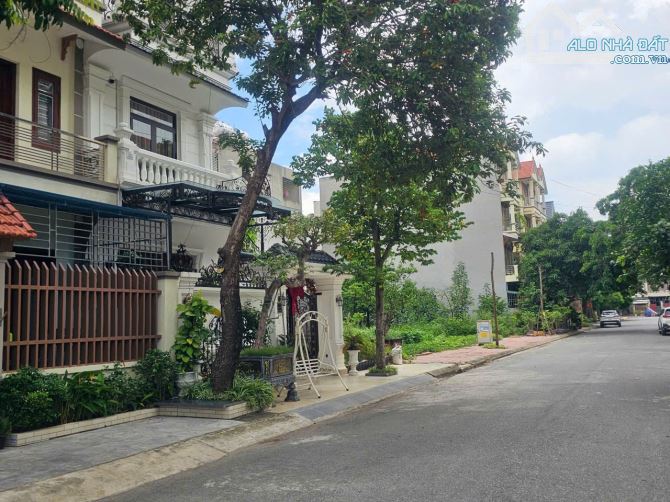 BÁN LÔ KDT ĐẠI DƯƠNG LÀN 2 NGUYỄN QUYỀN BẮC NINH / DT 131M2 MT 7M GIÁ 14,6 TỶ