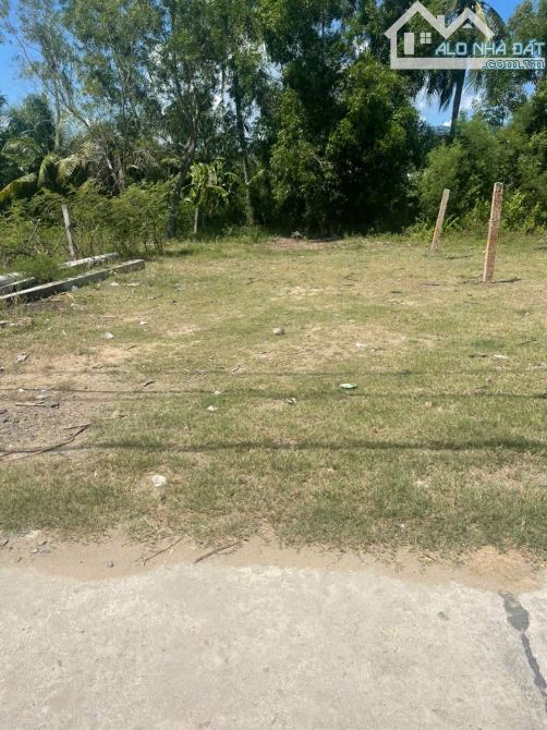 Cc gủi bán lô đất full thổ 150m2(8*19) phường ninh hoà giá 1tỷ