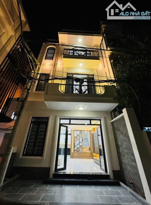 Bán Nhà Lạch Tray Ô Tô Đỗ Cửa Sân Cổng Riêng