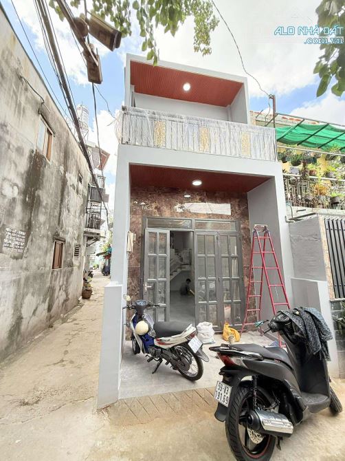 Nhà Âu Cơ_ Phú Trung, Tân Phú. DT 60m2. 2 tầng. Ngang 3.6m x dài 15.3. Giá 5.3  tỷ.