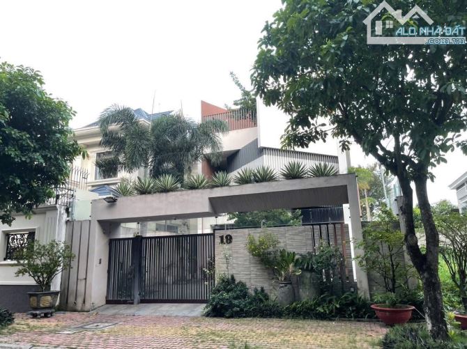 Biệt Thự VIP Nhất Hiệp Thành 3 – Đối diện công viên Hiệp Thành 3