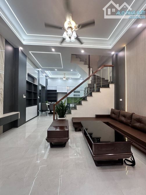 Nhà 5 tầng đẹp giữa lòng Hà Đông, View công viên, Ô tô tránh, Vỉa hè rộng, Kinh doanh đỉnh