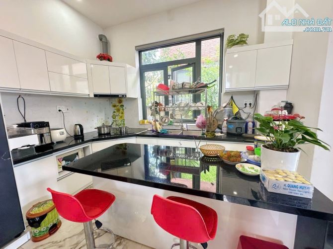 Bán biệt thự đường Trịnh Hoài Đức , Đà Lạt 200m2 1 lầu 5 Phòng