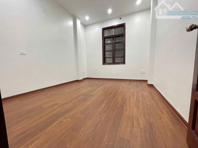 Chủ Nhà Cần Tiền Nên Cần Bán Gấp Căn Nhà Dân Xây Ở Quang Trung.Gía 8.35Tỷ CóTL
