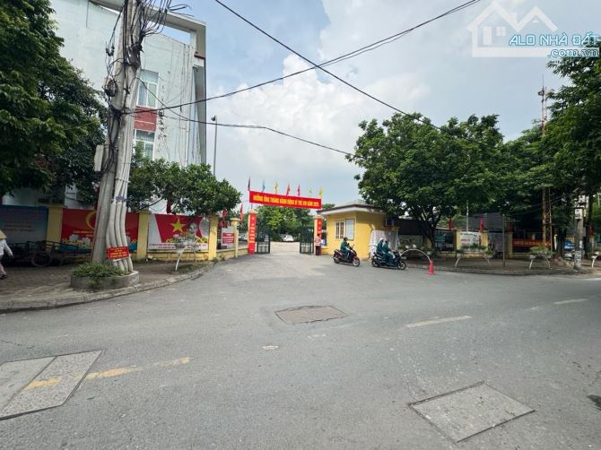 SIÊU PHẨM 5T LÔ GÓC 1 MP 1 MẶT NGÕ Ô TÔ KINH DOANH XUÂN ĐỈNH TỪ LIÊM 100M2 MT 5.5M 27 TỶ
