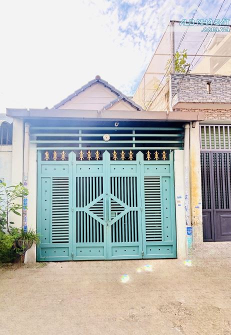 Bán Nhà Ngay Nhà Máy Bia Heneken Q12 -90 M2 (4 x 23 m ) Cấp 4 - HXH -  Chỉ 4,9Tỷ.