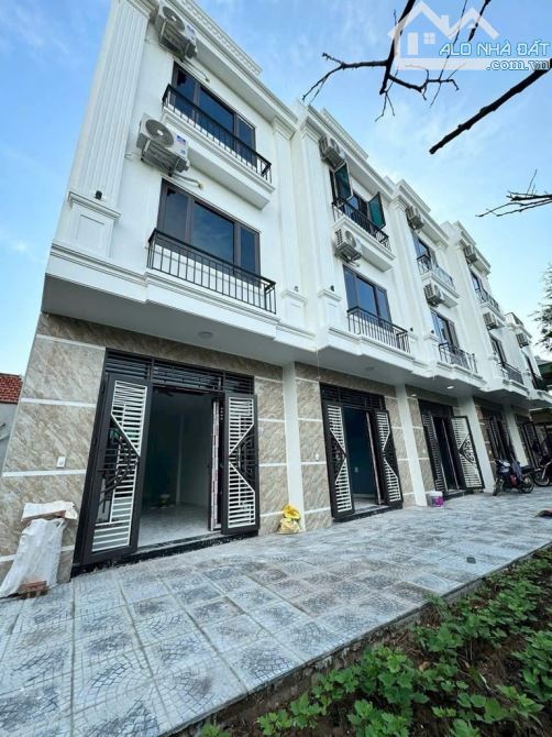 🏡 BÁN 3 CĂN NHÀ LIỀN KỀ – NGAY ĐẠI ĐỒNG - MỚI XÂY SẠCH SẼ –  TIỀM NĂNG CỰC LỚN 🔥