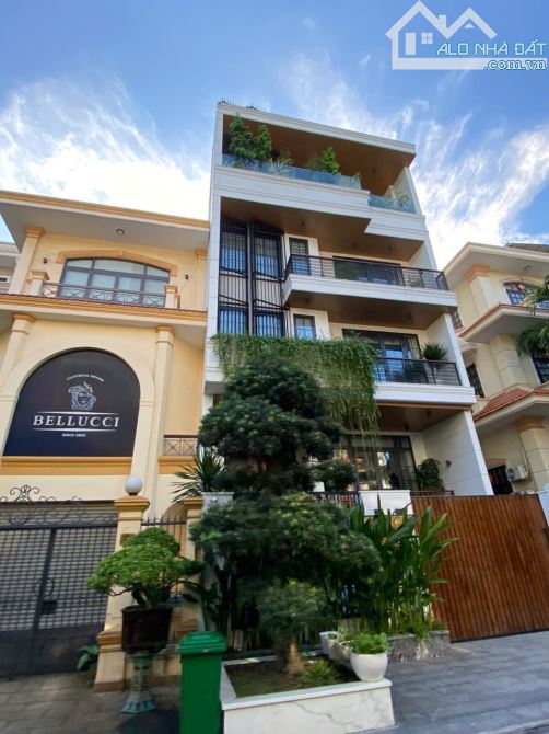 Bán tòa nhà 26 CHDV, DT: 7.17x15m 7 tầng - 21,5 tỷ tl - Đường 3/2 P14 Q10