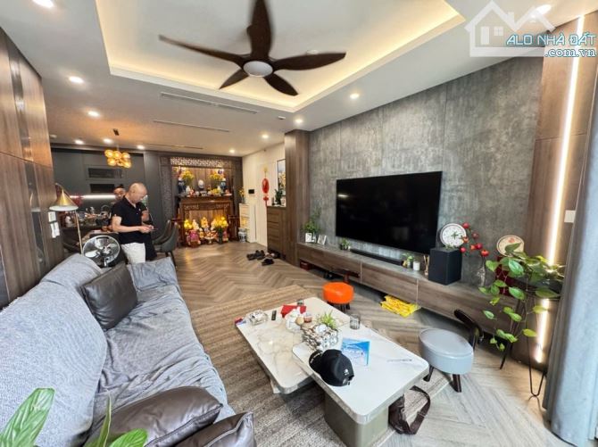 Bán CC 104m2, 3PN, 3WC tại Sunshine City, căn góc, tầng cao, full nội thất, 11,2 tỷ,