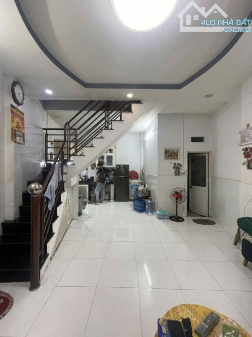 NHÀ SỔ RIÊNG ĐƯỜNG PHAN VĂN HỚN, BÀ ĐIỂM, 39M2, 2 TẦNG, 2PN, 2 WC