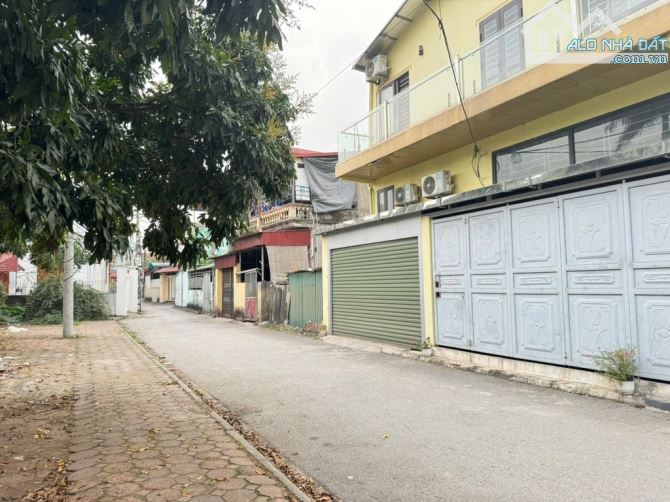Bán siêu phẩm 45m2 Đông Dư, ô tô vào đất