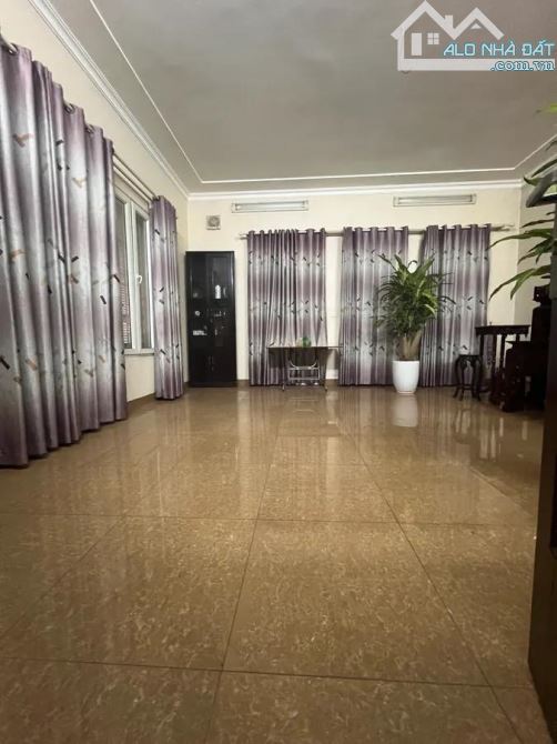 MẶT PHỐ KINH DOANH ĐỈNH CAO - TRẦN THÁI TÔNG - 52M² - 5 TẦNG - 26.9 TỶ