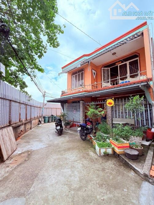 Bán nhà 3 mặt tiền, 100m - Ngang 7m, nở hậu. Chỉ 6.2 tỷ