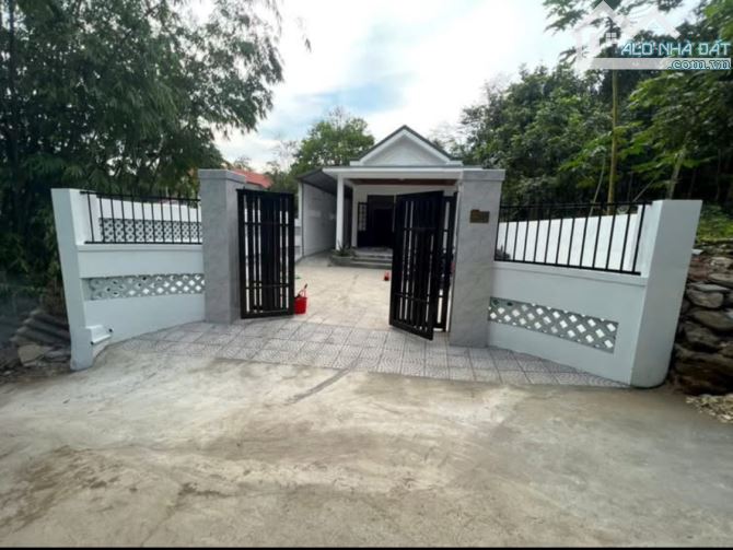 Nhà cấp 4 sân vườn rộng 229 m2 mà chỉ 2,6 tỷ.