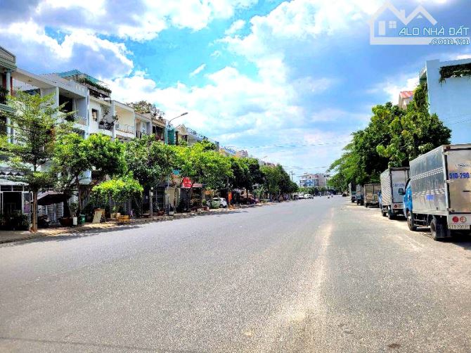 Bán nhà Mặt Tiền Đông Hưng Thuận Quần, kinh doanh đỉnh, 4x26m, 5.xx tỷ