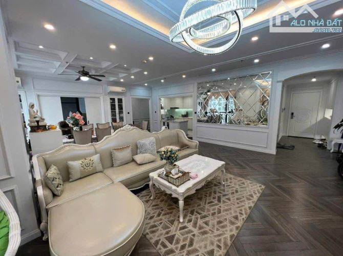 BÁN NHÀ 5 TẦNG Hai Bà Trưng - FULL NỘI THẤT - HÀNG XÓM TIME CITY