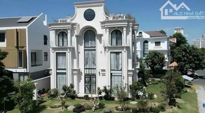 Bán gấp biệt thự cấp cao khu sân bay Phổ Quang Tân Bình 12x25m 4 tầng chính chủ bán 68ty