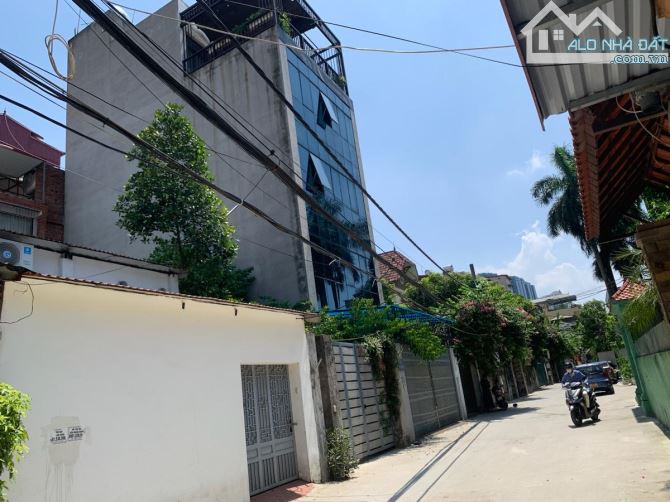 BÁN ĐẤT TẶNG NHÀ ÔTÔ TRÁNH GẦN KĐT SIPUTRA AN DƯƠNG VƯƠNG TÂY HỒ DT 235M2 MT 8M 30 TỶ