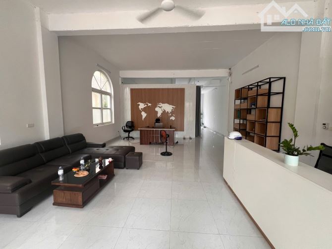 Cho thuê văn phòng shophouse lô góc 210m đường 39m , Full nội thất KĐT Nam An Khánh, 12tr