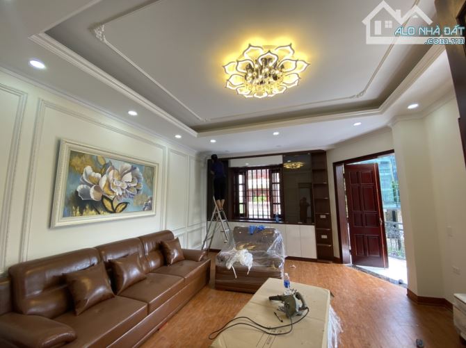 LÔ GÓC 2 MẶT THOÁNG - 42M² x 4 TẦNG - FULL NỘI THẤT BIỆT THỰ - MỖ LAO CHỈ HƠN 7 TỶ