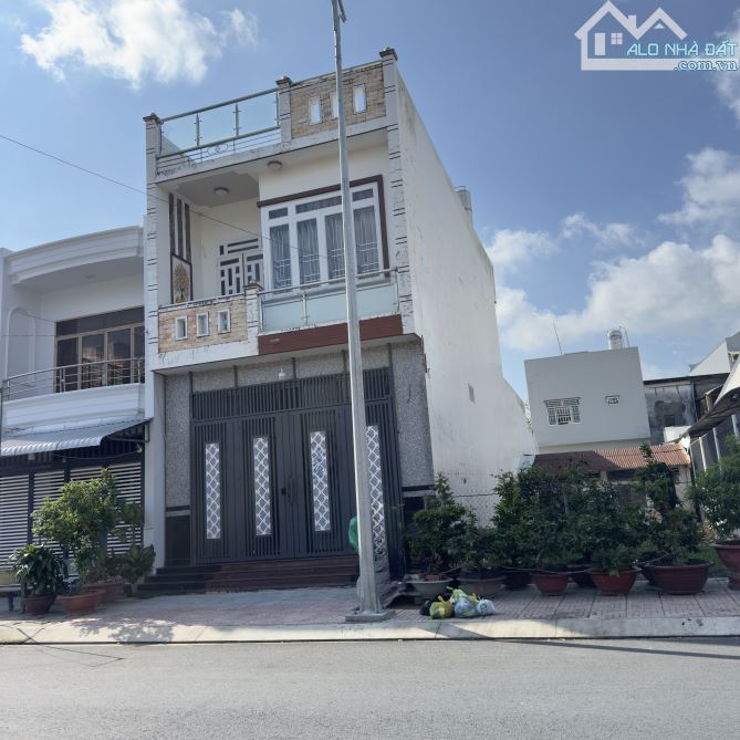 NHÀ TRỆT LẦU MẶT TIỀN Đ.HỒ TRUNG THÀNH GẦN CẢNG HOÀNG DIỆU CẦN THƠ-CHỢ HỘI LỰC