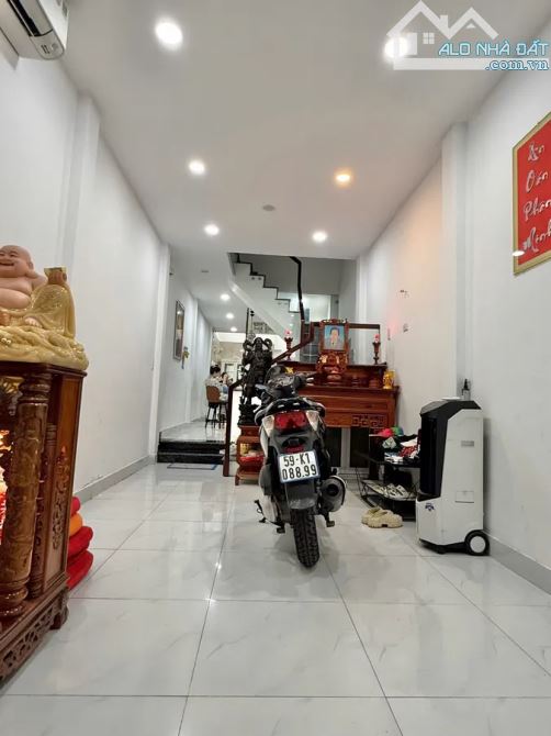 🏡 NHÀ 2 TẦNG – HẺM XE HƠI – GẦN TRƯỜNG SA – P3, TÂN BÌNH – CHỈ 9.7 TỶ!