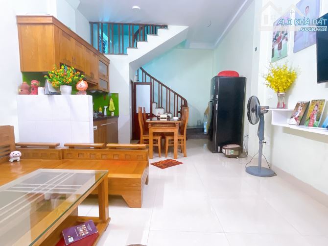 Ỷ LA DƯƠNG NỘI HÀ ĐÔNG NHÀ ĐẸP DÂN XÂY CHẮC CHẮN FULL ĐỒ NỘI THẤT 30M2 4 TẦNG 5 TỶ
