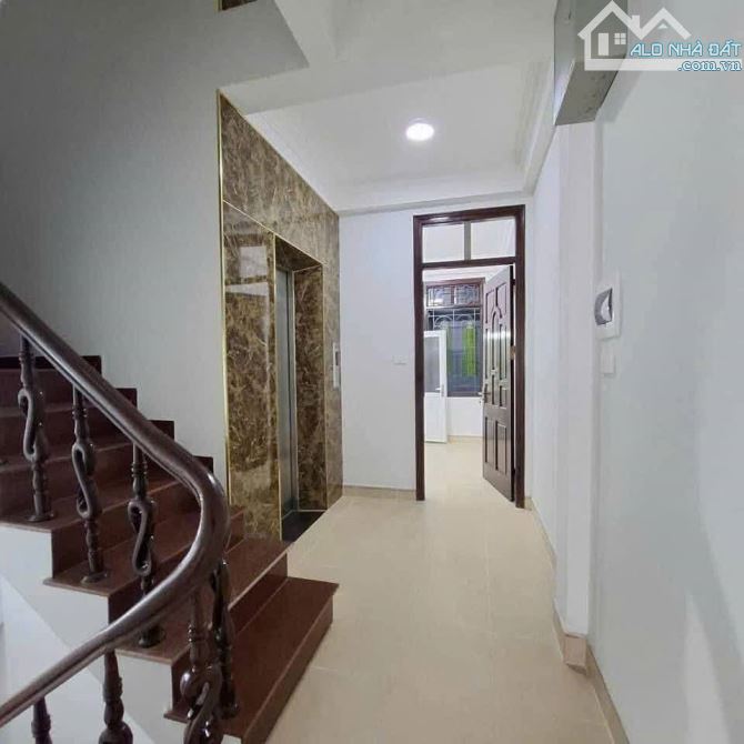 Bán nhà mặt tiền 4x13m, 7 tầng TM , mặt phố Nguyễn Xiển HN, giá 32.5 tỷ, chốt giá cực tốt