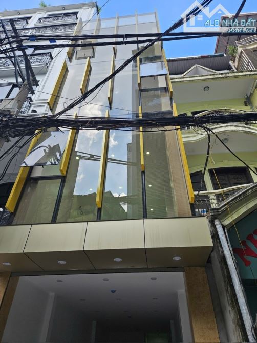 Bán tòa nhà phố Cát Linh, Đống Đa, 60m2 , 8 tầng thang máy, xây mới.