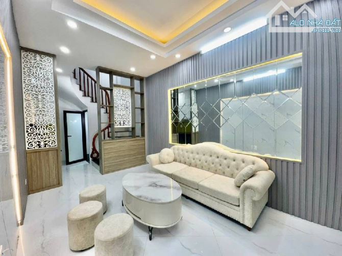 LỆNH CƯ NGÕ TRƯỚC NHÀ RỘNG 4 TẦNG SỔ ĐỎ GIAO DỊCH NGAY
