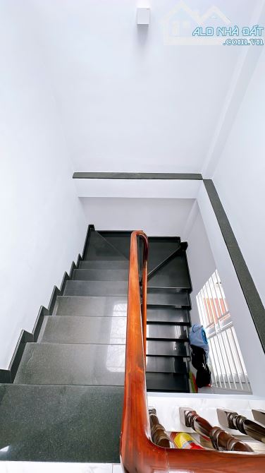 9 tỷ -BÁN NHÀ QUẬN 4: KDC HH, ĐƯỜNG SỐ XE HƠI TÂN VĨNH, 5 TẦNG HOÀN CÔNG - 10