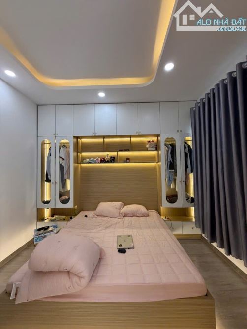 Bán Nhà 4 tầng, Nguyễn Văn Quỳ, Quận 7.  hoàn công 110m2, full nội thất, chỉ 4.9 tỷ - 10