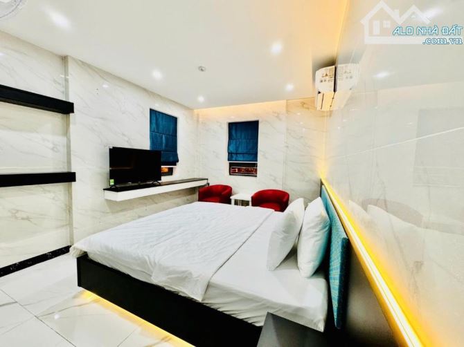 Bán Khách Sạn Mặt tiền Tên lửa, 8 tầng, 120m2, 8x15m,doanh thu 1,5 tỷ, 21 phòng, đường 40m - 10