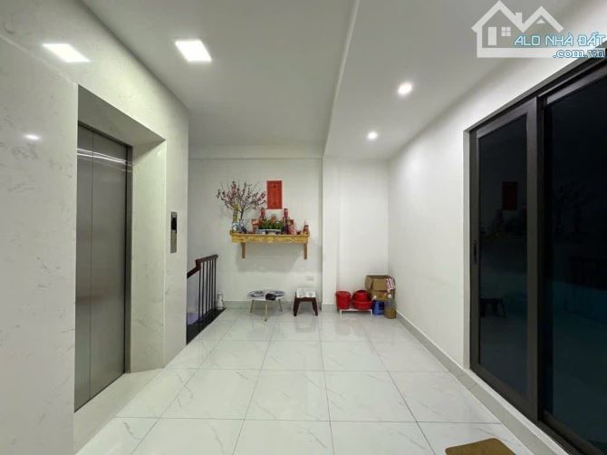 Bán nhà Trương Định 34m2, 5T thang máy, mt 5.5m mặt ngõ thẳng phố, sổ đẹp. Giá 7.98 tỷ