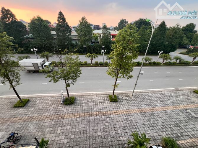 Cho thuê shophouse lô góc 210m Mặt đường chính, Full nội thất KĐT Nam An Khánh, giá 25tr - 11
