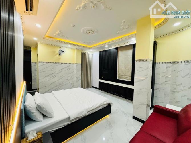 Bán Khách Sạn Mặt tiền Tên lửa, 8 tầng, 120m2, 8x15m,doanh thu 1,5 tỷ, 21 phòng, đường 40m - 11