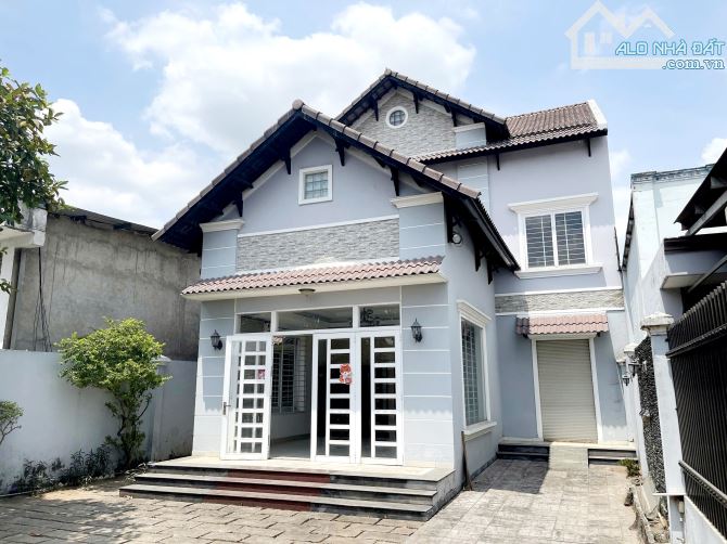 Nhà 1 Lầu Sân Vườn 10x30m Mặt Tiền Đường Trần Văn Mười Hóc Môn Giá 15.9 Tỷ TL - 1