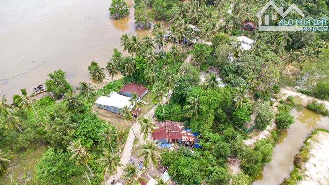 Chính Chủ Cần Bán 500m² Mặt Biển - Giá 2,xx Tỷ - 1